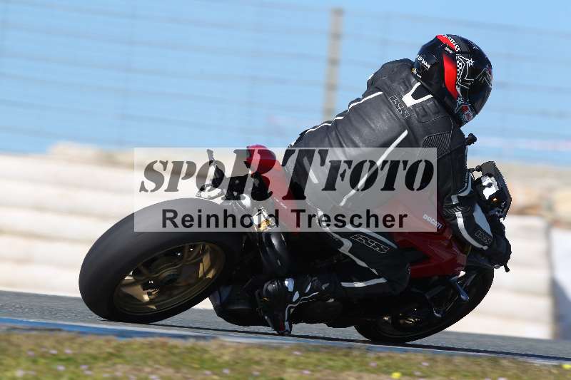 /Archiv-2023/02 31.01.-03.02.2023 Moto Center Thun Jerez/Gruppe blau-blue/backside